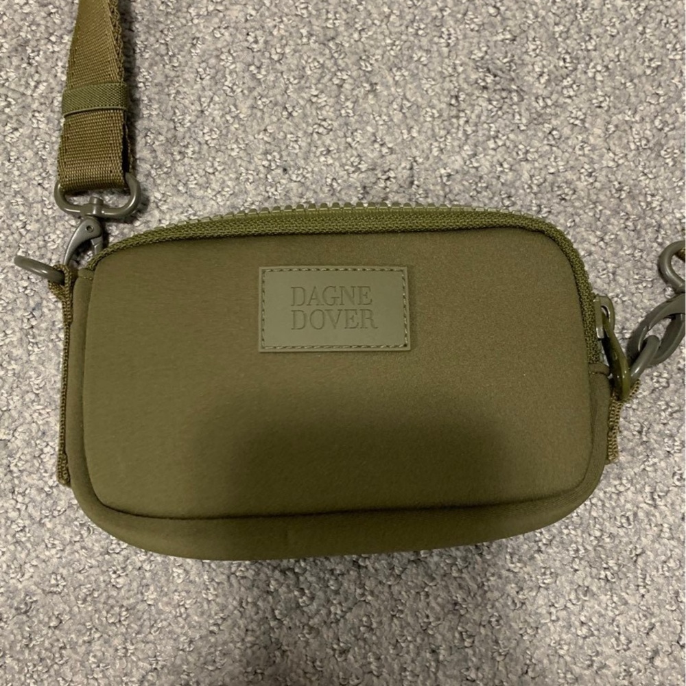Dagne Dover Mara phone sling olive
